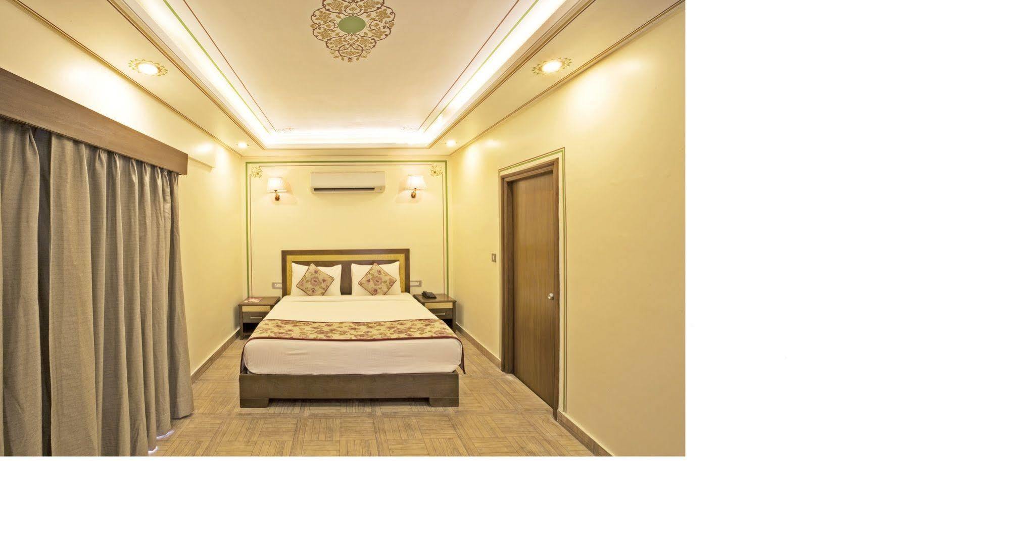 Regenta Resort Vanya Mahal Ranthambore 萨瓦伊马多普尔 外观 照片